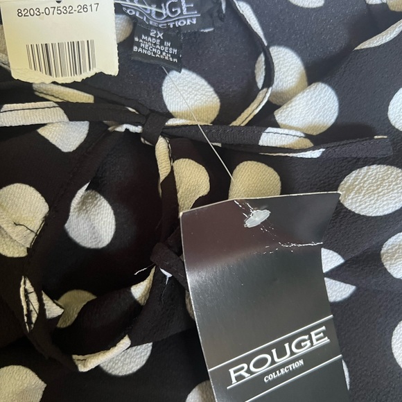 Rogue collection women’s polka dots cold shoulder blouse size 2x - Picture 4 of 7